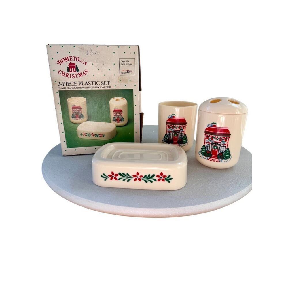 Vintage HOMETOWN CHRISTMAS 3-pc Plastic Bathroom Set Tumbler Soapdish and Holder